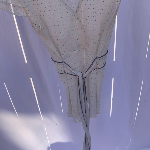 Shear polka-dot top New York & Company - Picture 5 of 7